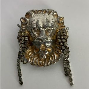 Vintage Lions Head Brooch Jeanne